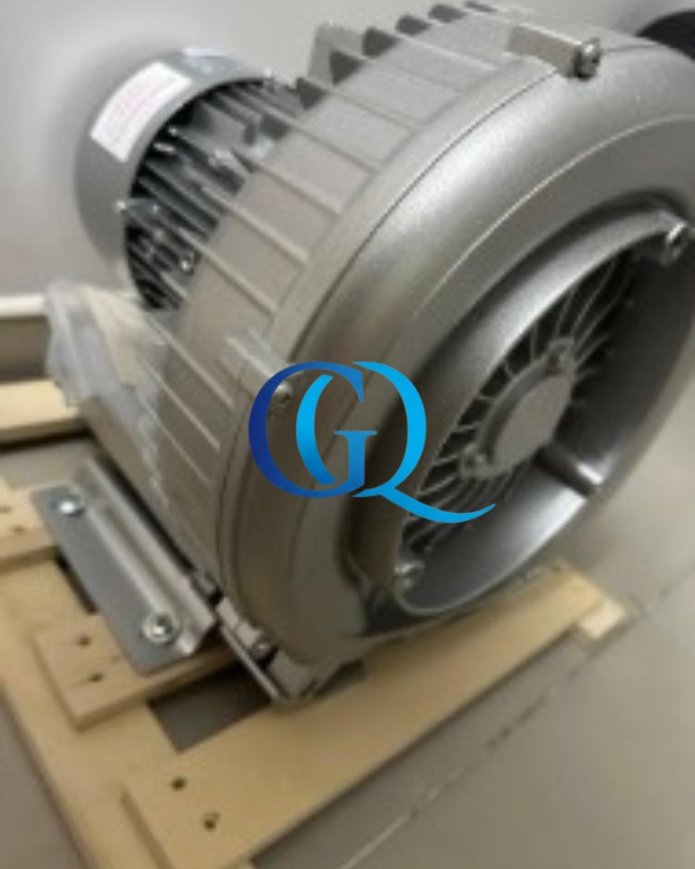 Soplador Blower industrial, vista lateral con motor